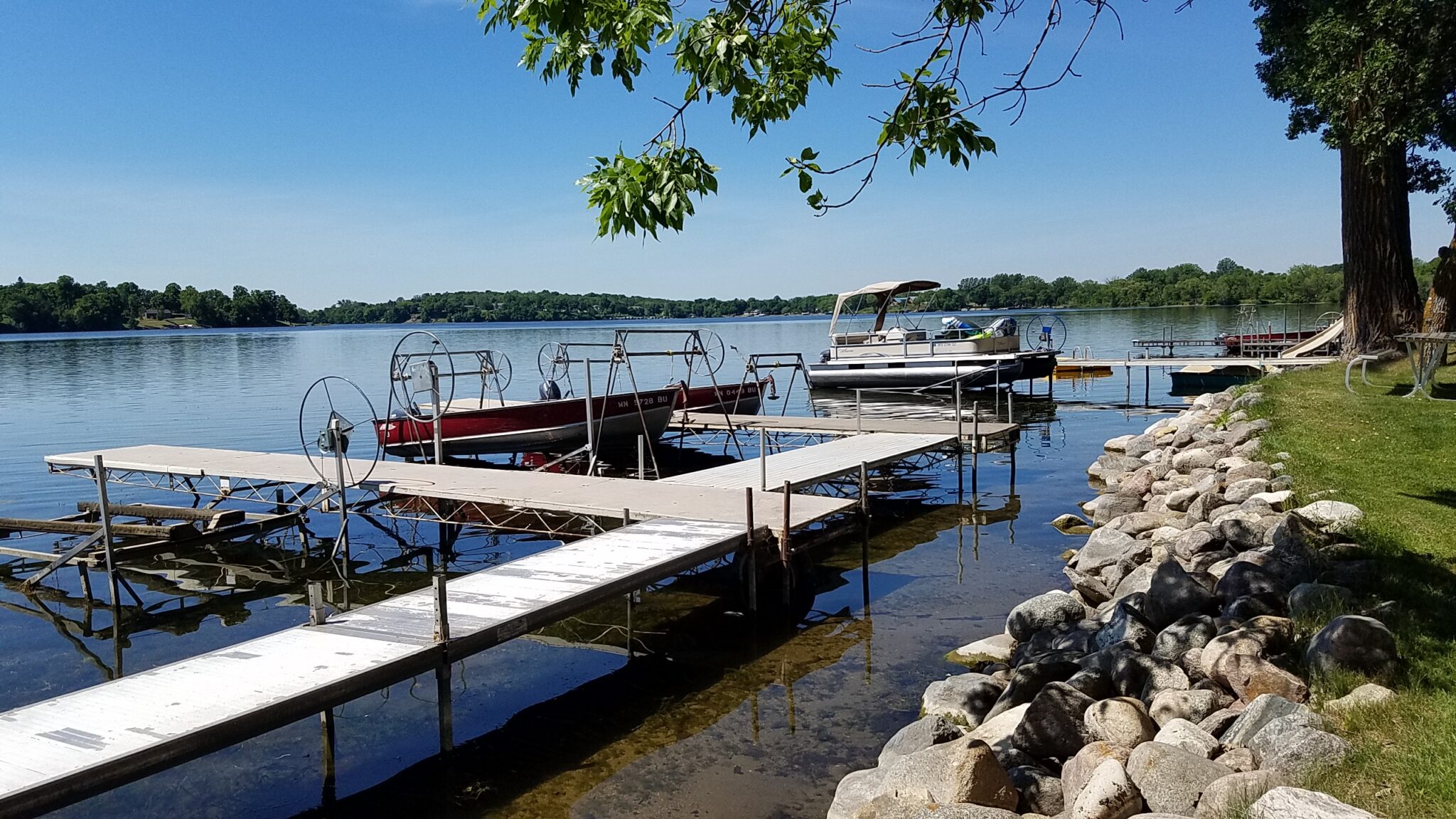 Vacationer's Inn Resort – Lake Cowdry | Alexandria, MN